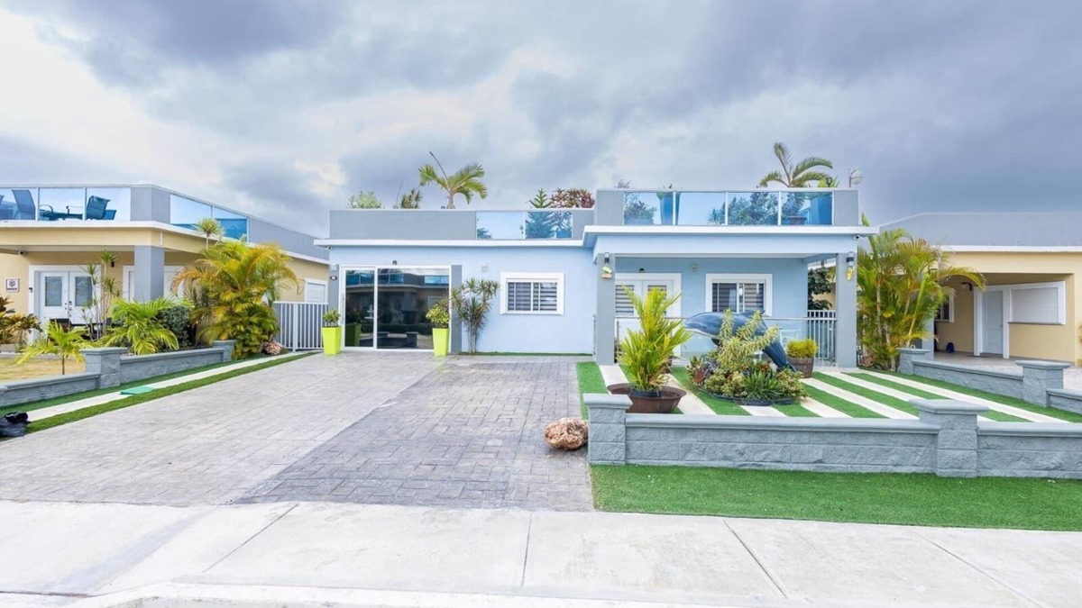 Ocho Rios House | Charming 3-bedroom house with fitness room and AC in Saint Ann's Bay
