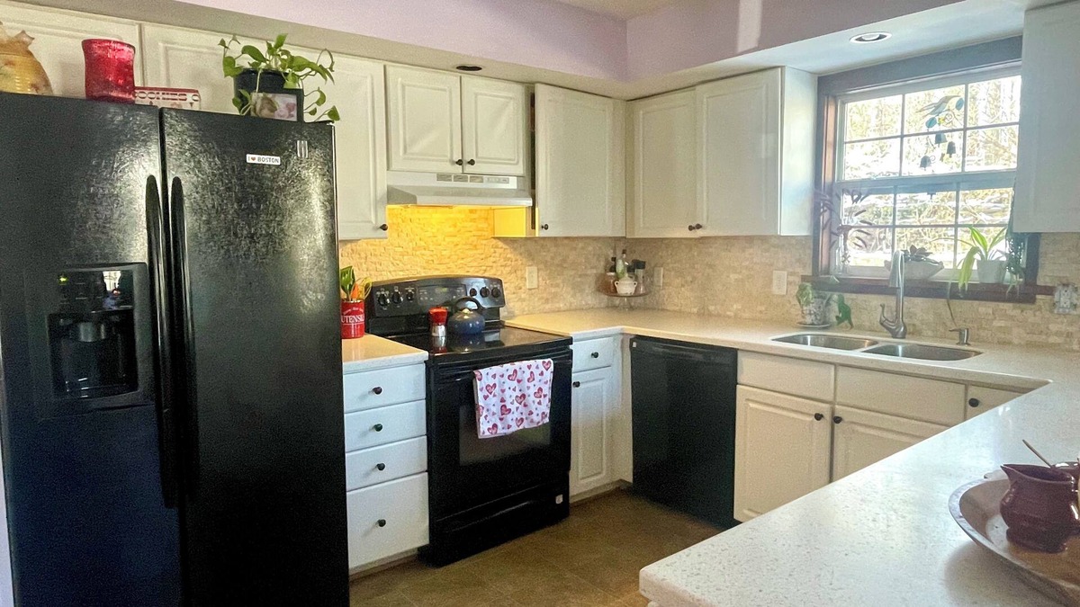 Fry's Spring House | Charming 3-bedroom townhome with WiFi, back deck and fire pit. Minutes from UVA