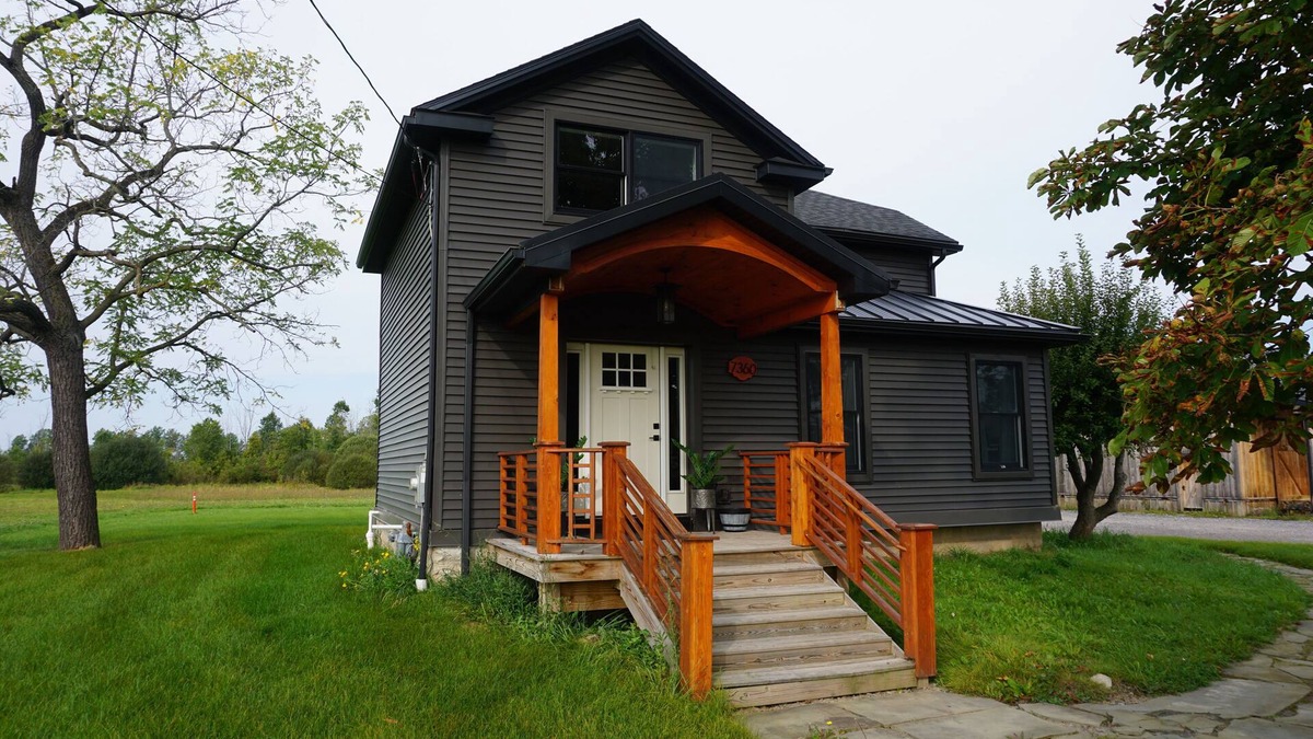Crittenden House | Charming 3-bedroom house secluded from the busy city, in lovely Clarence Center.