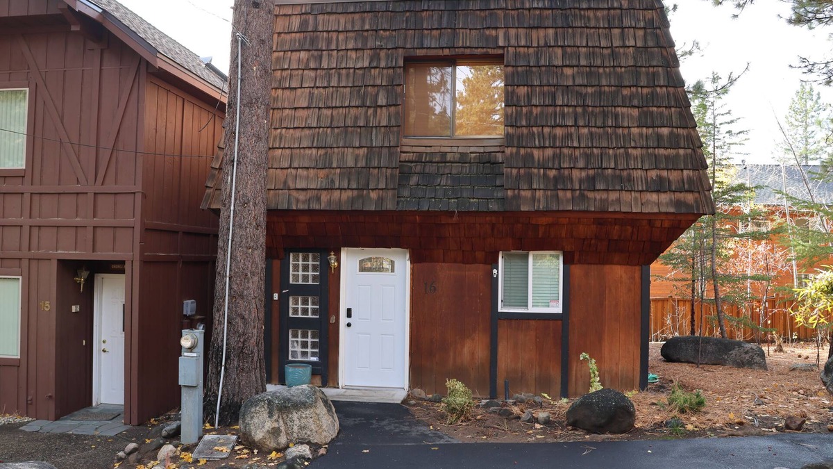 Incline Village Cabin | Charming 3 Bedroom Cabin in Incline Village w/Hot Tub