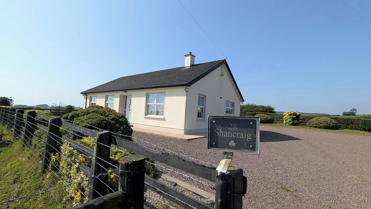 Cookstown House | Charming 3 Bedroom, Self Catering in centre of Mid Ulster