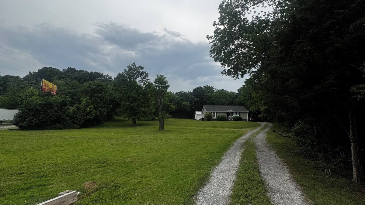 Millersville House | Charming 3-bedroom house with WiFi and AC in welcoming Nashville