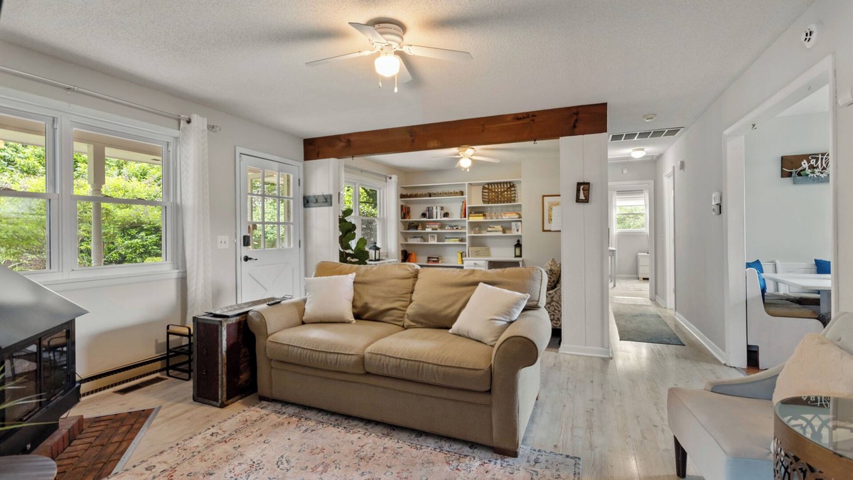 Rehoboth Beach Cottage | Charming 3-bedroom cottage with AC, WiFi and more in Rehoboth Beach