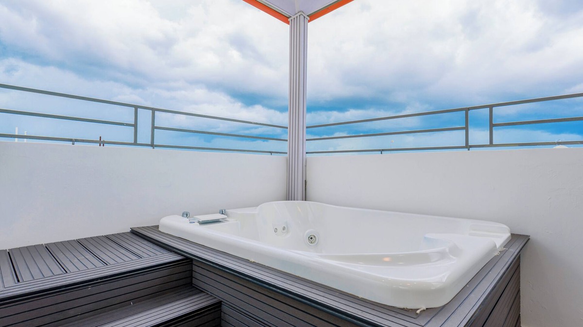 Villa Mella Condo | Charming 3-bedroom Penthouse with WiFi and AC in Santo Domingo