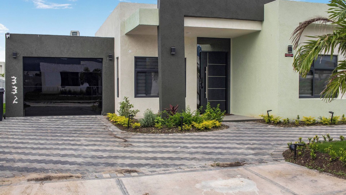 Stewart Town House | Charming 3-bedroom house with AC, WiFi in enjoyable St. Ann Parish
