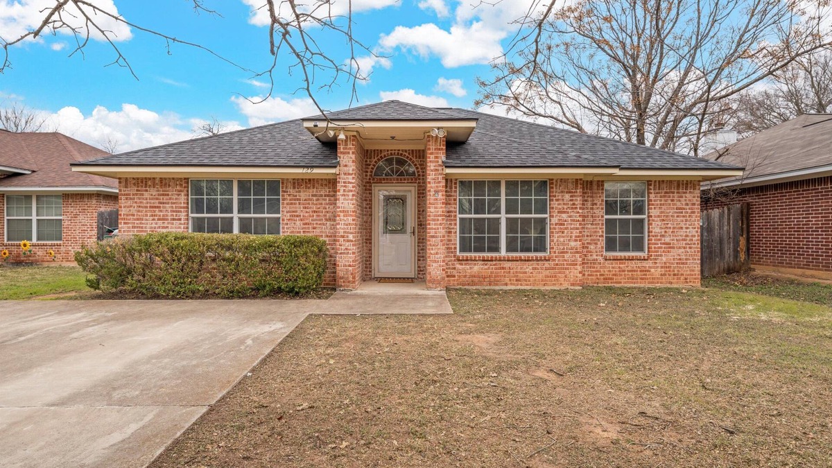Lacy-Lakeview House | Charming 3-bedroom home in Waco!