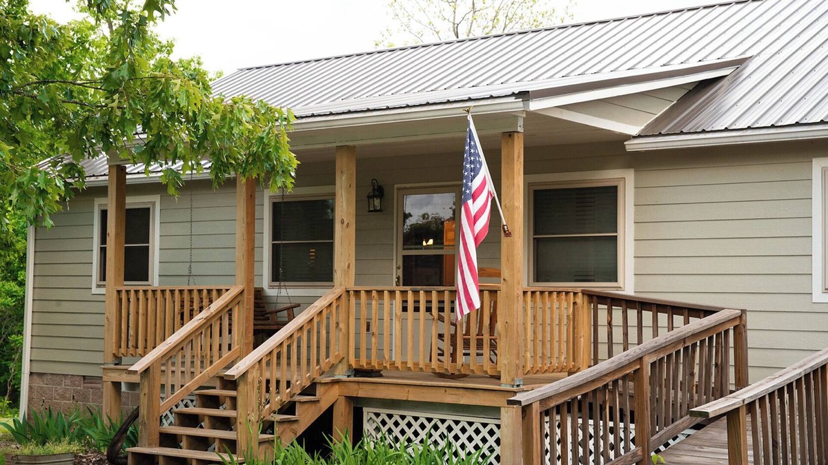 Mountain View Cabin | Charming 3-bedroom cabin with a view, AC/wifi located near Mountain View