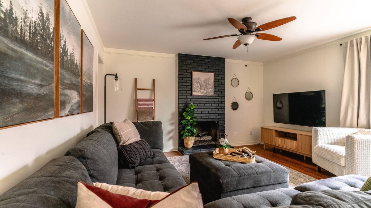 Prairie Village House | Charming 3-bedroom house, convenient location Overland Park