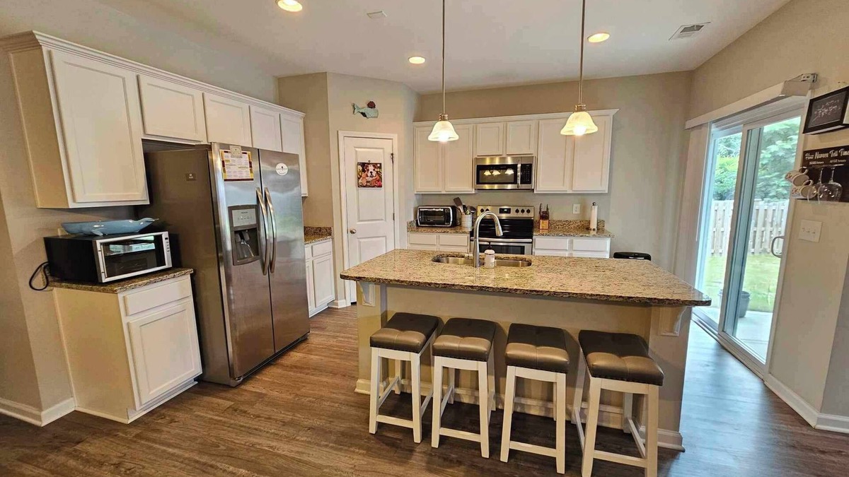 West Columbia House | Charming 3-bedroom house with backyard and 2-car garage