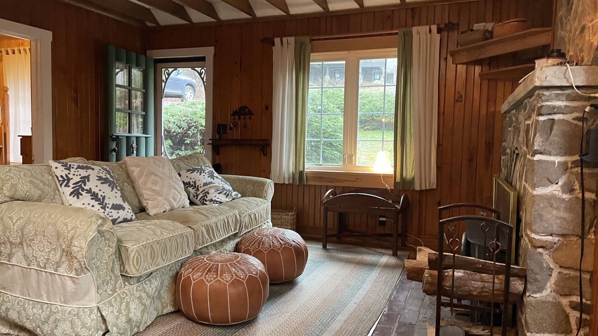 Laporte Cottage | Charming 3 Bedroom, 2 Bath Cottage on Lake Mokoma