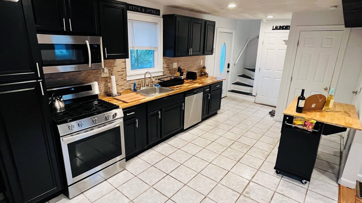 Silver Lake House | Charming 3-bedroom, 2-story home in fabulous Providence. Yin/Yang Harmony Home