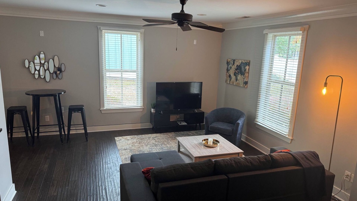 Pickwood House | Charming 3-bedroom/3 bath townhome with WiFi in Auburn. Near campus!