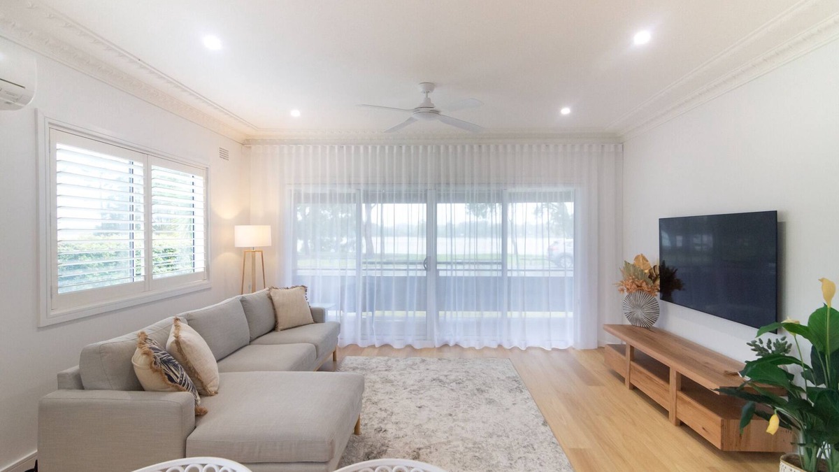 North Haven House | Charming 3 bedroom, modern, waterfront home