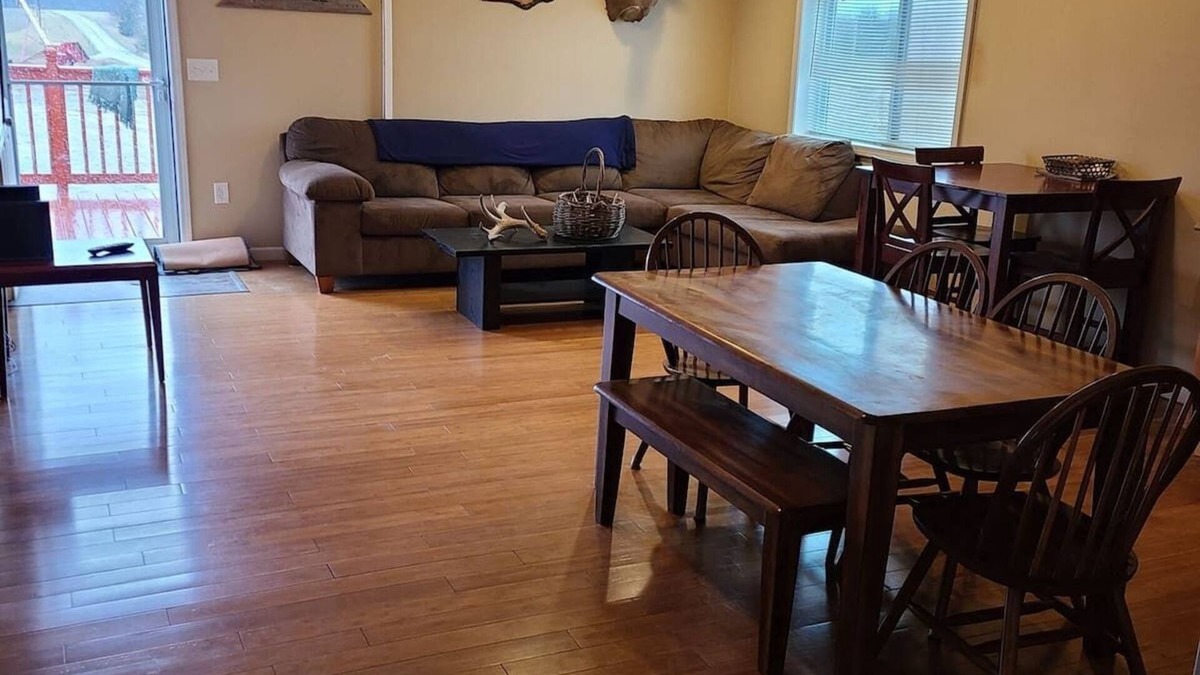 Fowler House | Charming 3-bedroom building with WiFi, AC in enjoyable West Point