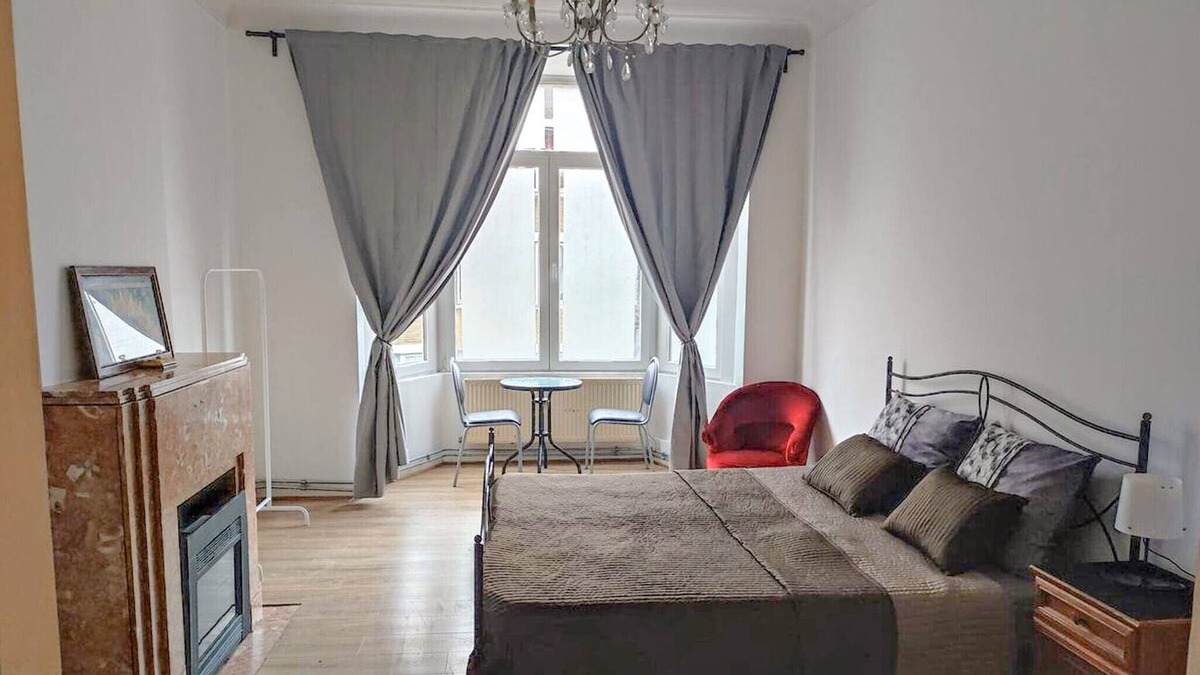 Ganshoren Apartment | Charming 3 bedroom apartments view of the Koekelberg Basilica