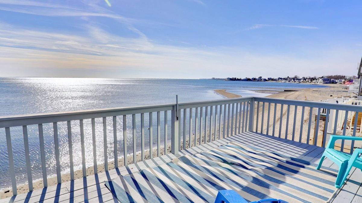 Milford House | Charming 3 Bedroom Beach Front Cottage with Fireplace