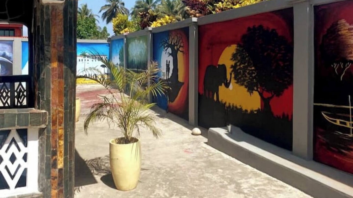 Komenda Bed & Breakfast | Charming 3-bedroom bed & breakfast in cool Elmina with AC