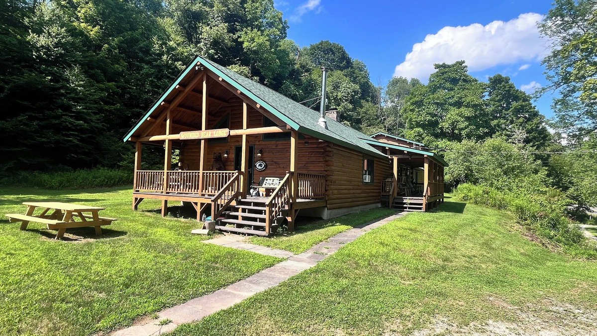 Long Eddy Cabin | Charming 3-bedroom cabin with AC and WiFi in Long Eddy.