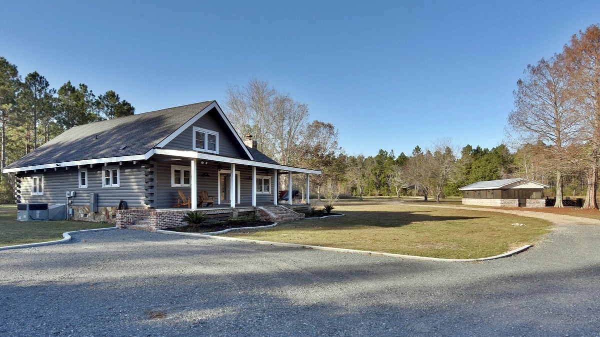 Albany Cabin | Charming 3-bedroom cabin in fabulous Leesburg with AC, WiFi
