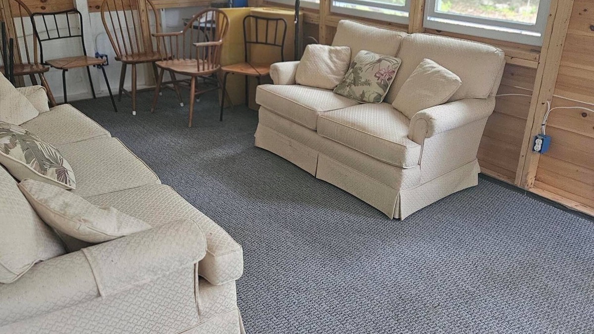South Casco Cabin | Charming 3-bedroom cabin in Casco with Sebago Lake access and a dock.