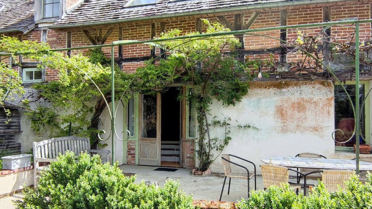 Theillay Cottage | Charming 3-Bedroom Cottage in Sologne Forest with Modern Amenities and Scenic Views