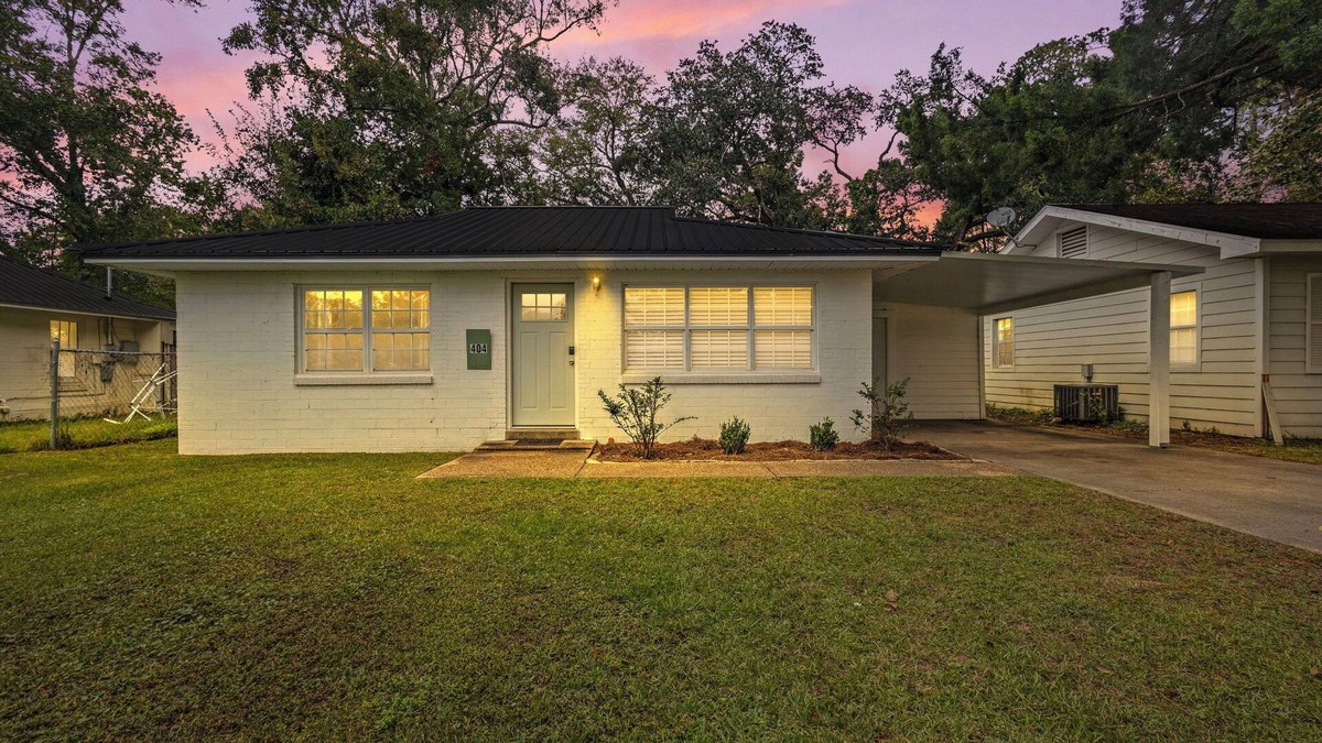 Foley Cottage | Charming 3-bedroom cottage with WiFi and AC in Foley