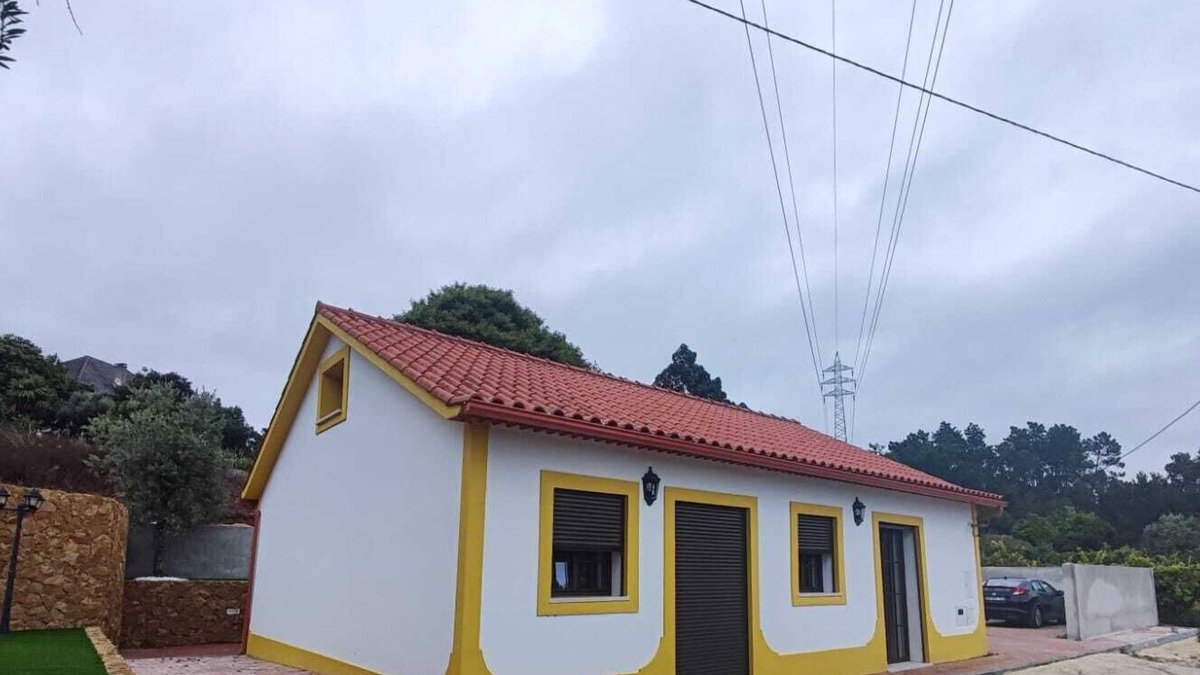 Pombal House | Charming 3-bedroom country house in delightful Pombal with WiFi