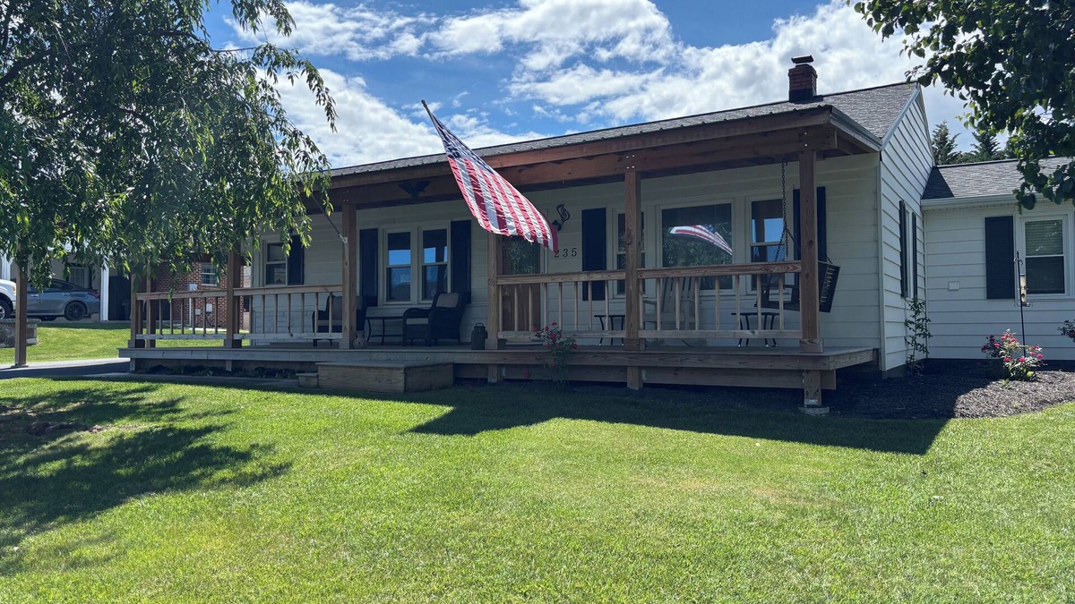 Harrisonburg House | Charming 3-bedroom Country Porch Home with AC, WiFi in Welcoming Town of Dayton