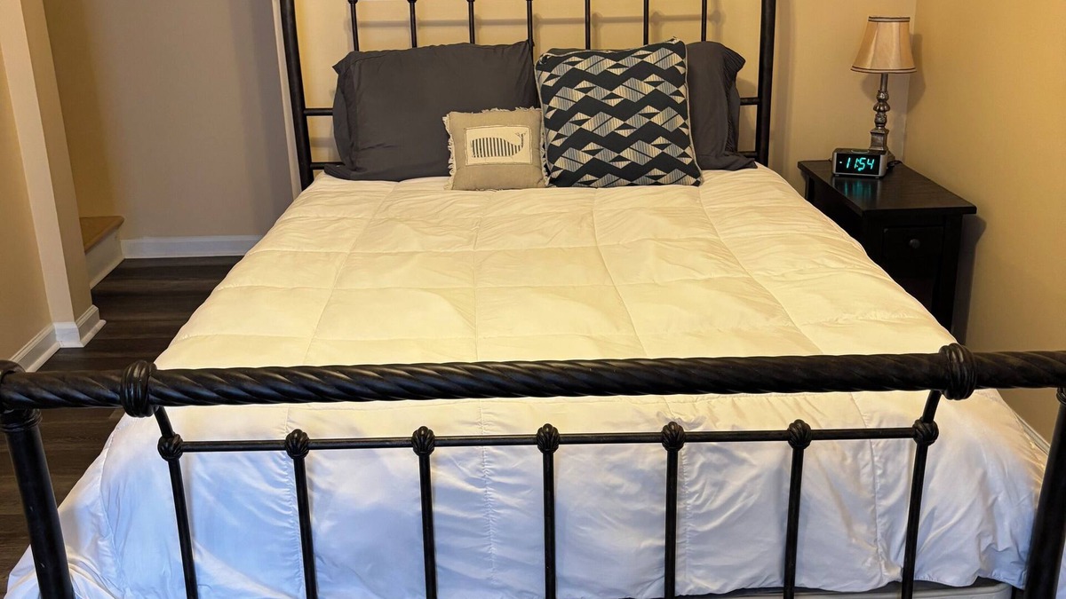 Union House | Charming 3-bedroom country house barndominium with WiFi in Union, pet friendly
