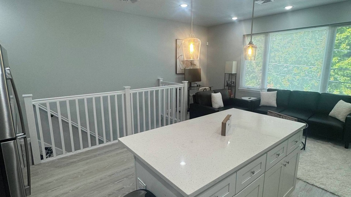 Paterson House | Charming 3-bedroom Duplex house with AC and WiFi in lovely Passaic County.