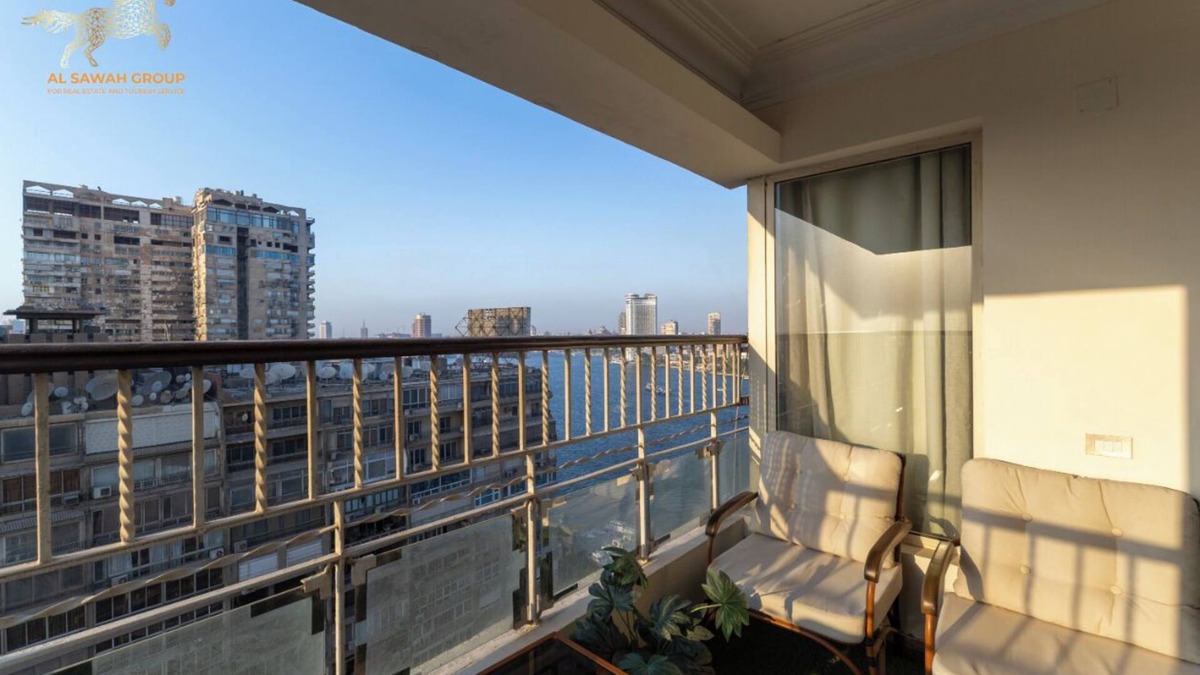 Oula Apartment | Charming 3-bedroom duplex with Nile view ,AC and WiFi in fabulous Giza