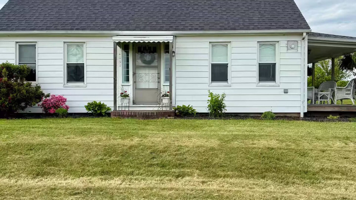 Austinburg Other | Charming 3-bedroom farmhouse with AC, WiFi in quaint Austinburg