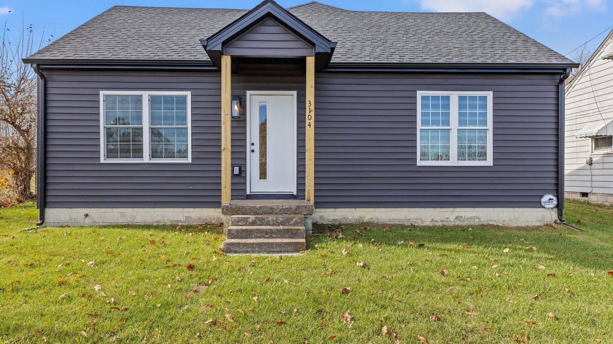 Lexington House | Charming 3-bedroom farmhouse in welcoming Lexington with WiFi, AC