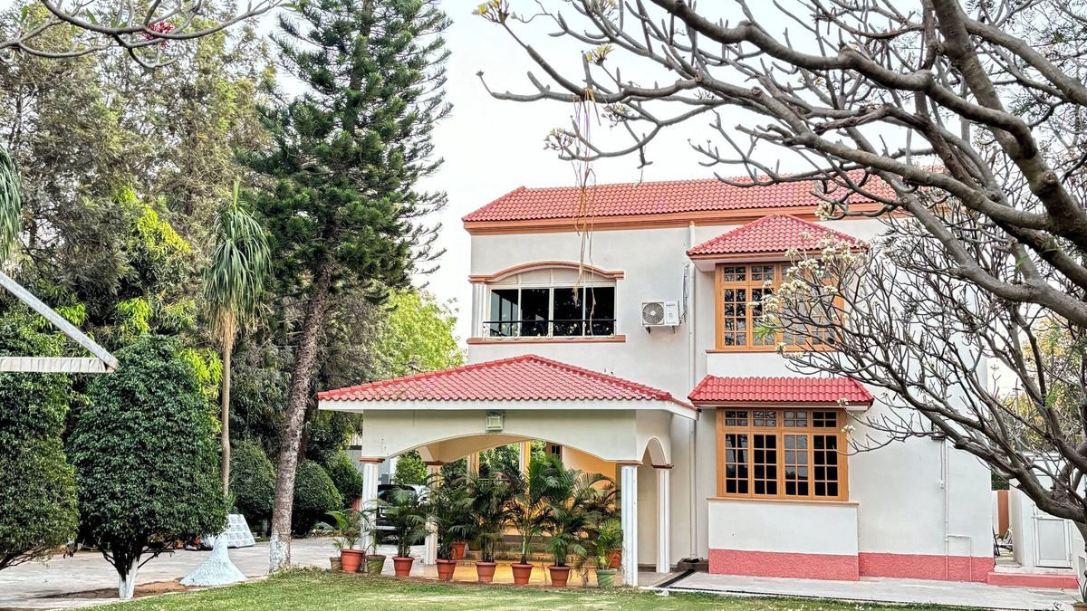 Chevella Other | Charming 3-bedroom farmhouse with WiFi and AC in serene Tolkatta