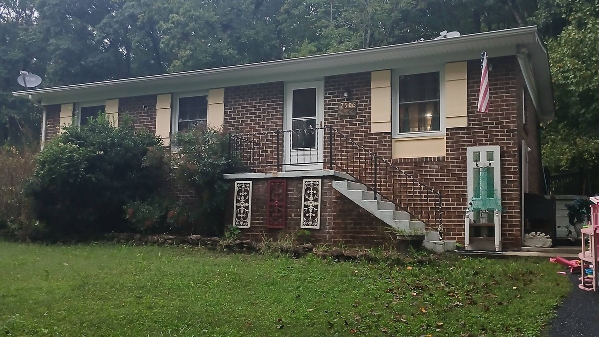 Batesville Other | Charming 3-bedroom farmhouse in cool Crozet with AC, WiFi
