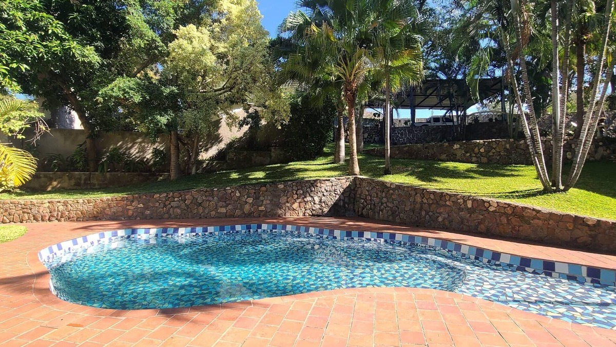 Kariba Apartment | Charming 3 bedroom guesthouse - 2300
