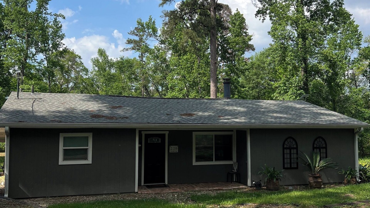 Sabine County House | Charming 3-bedroom house with pond