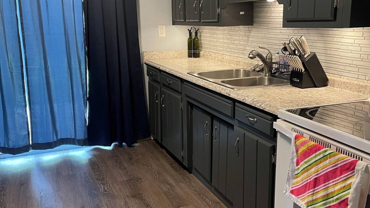 Valley Station House | Charming 3-bedroom house with WiFi and AC in fabulous Louisville