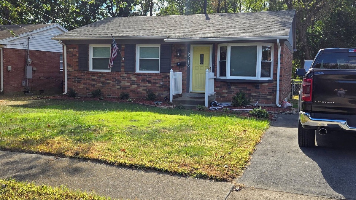 Buechel House | Charming 3-bedroom house with AC and WiFi in Louisville