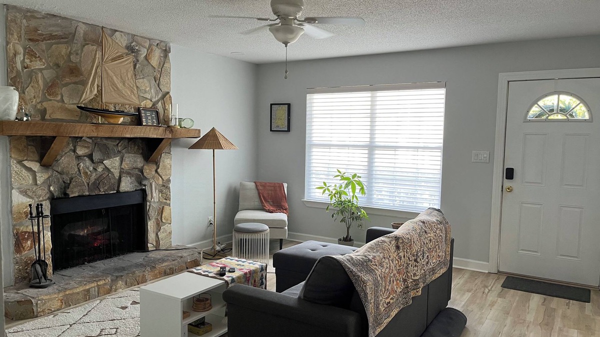 Pascagoula House | Charming 3-bedroom house in peaceful Pascagoula only a walk to the beach.