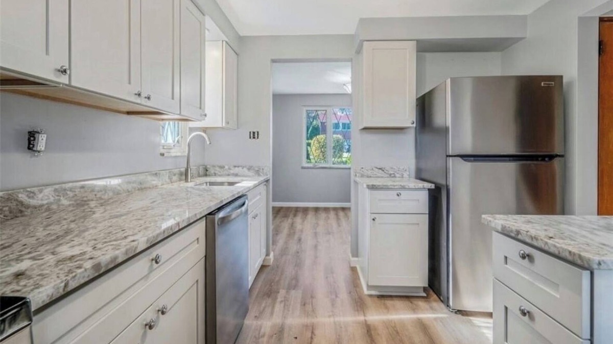 Option House | Charming 3-bedroom house with WiFi, AC in superb Pittsburgh