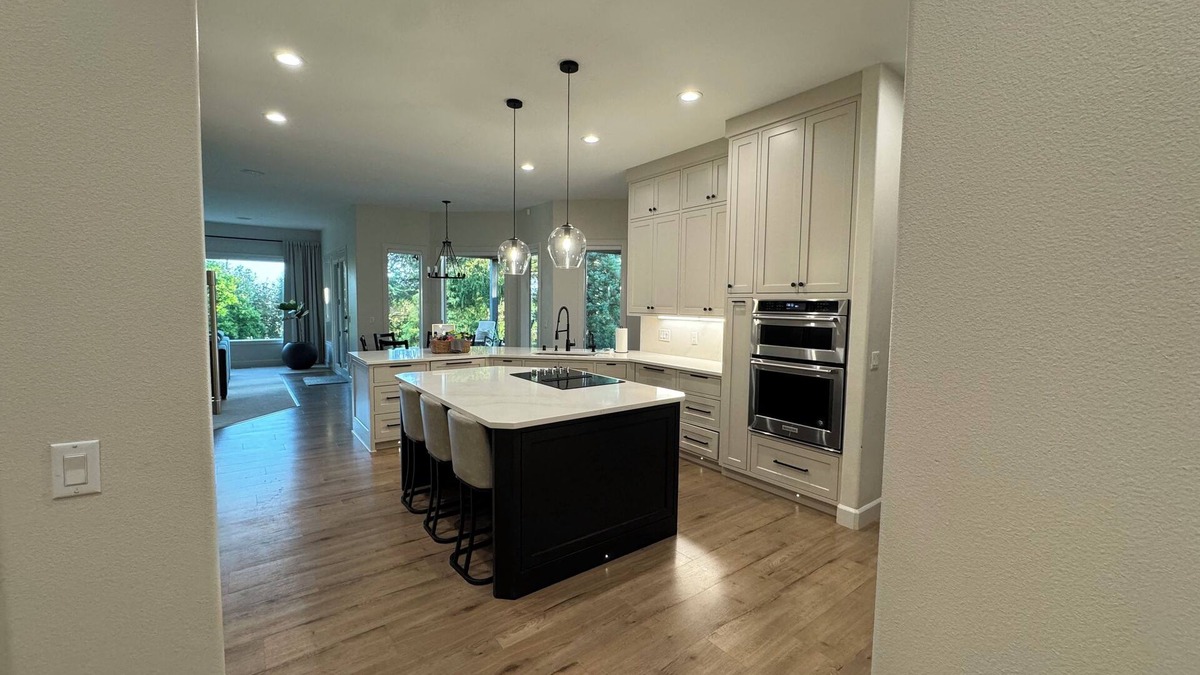 Ridgefield House | Charming 3-bedroom house, secluded with Mountain views.