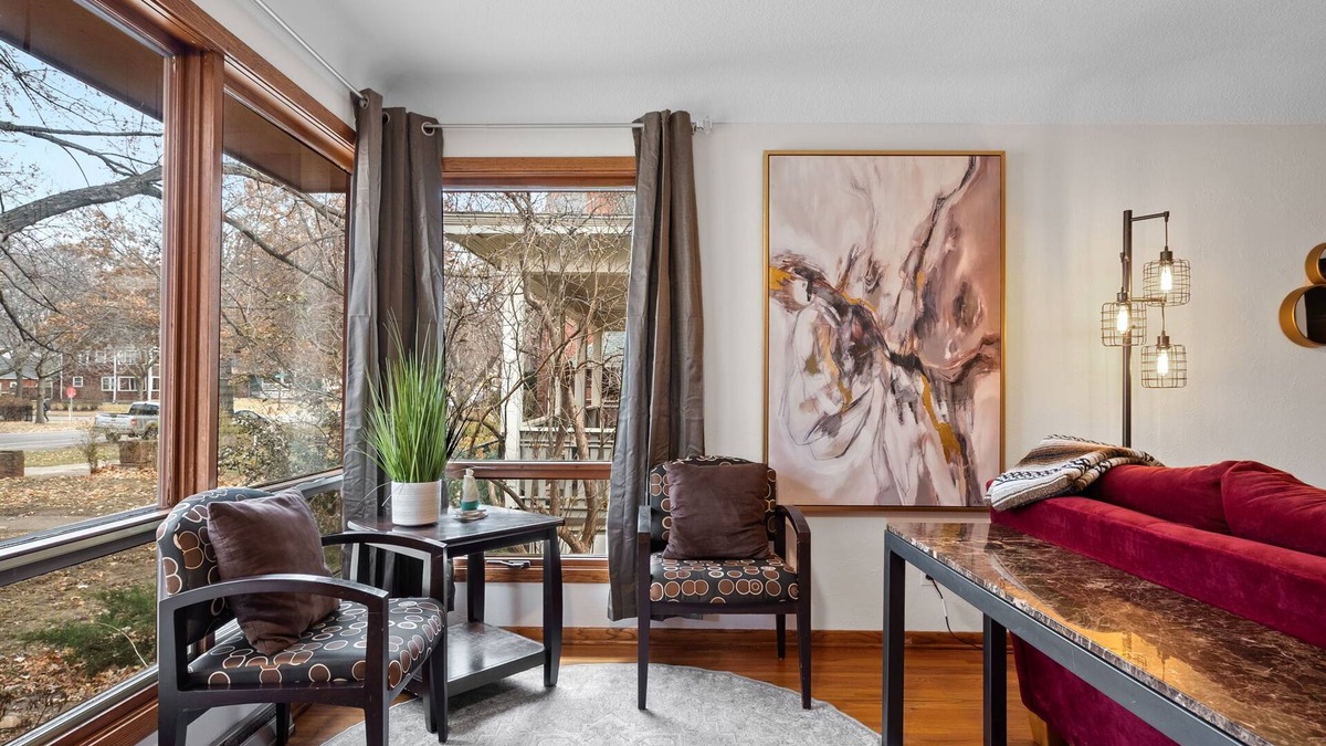 Summit - University House | Charming 3-bedroom home with WiFi, AC on Summit near Hamline School of Law.