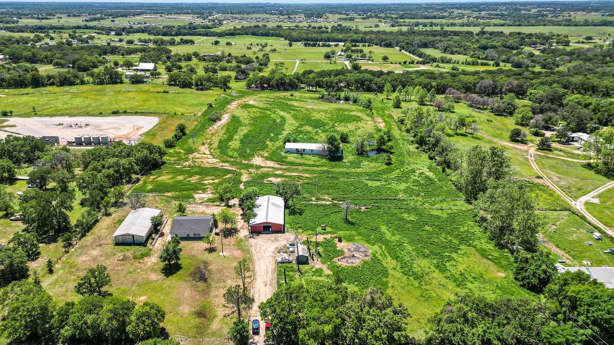 Springtown House | Charming 3-bedroom house with optional Horse Stalls and Pasture