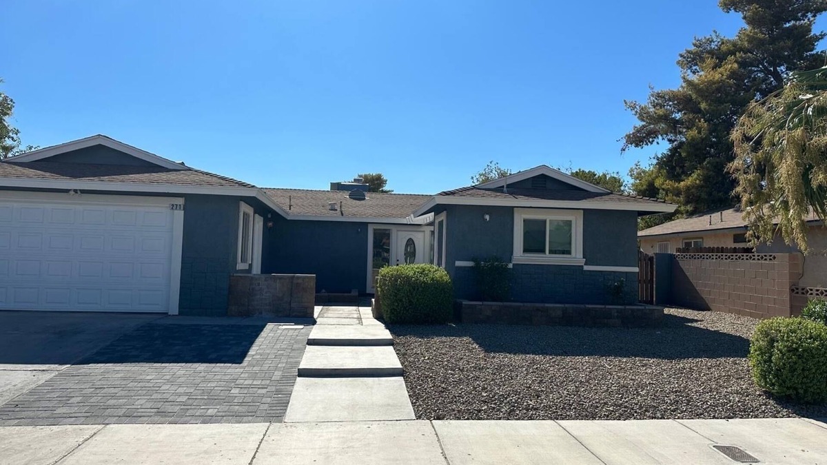 Sunrise Manor House | Charming 3-bedroom house with POOL and big BBQ yard