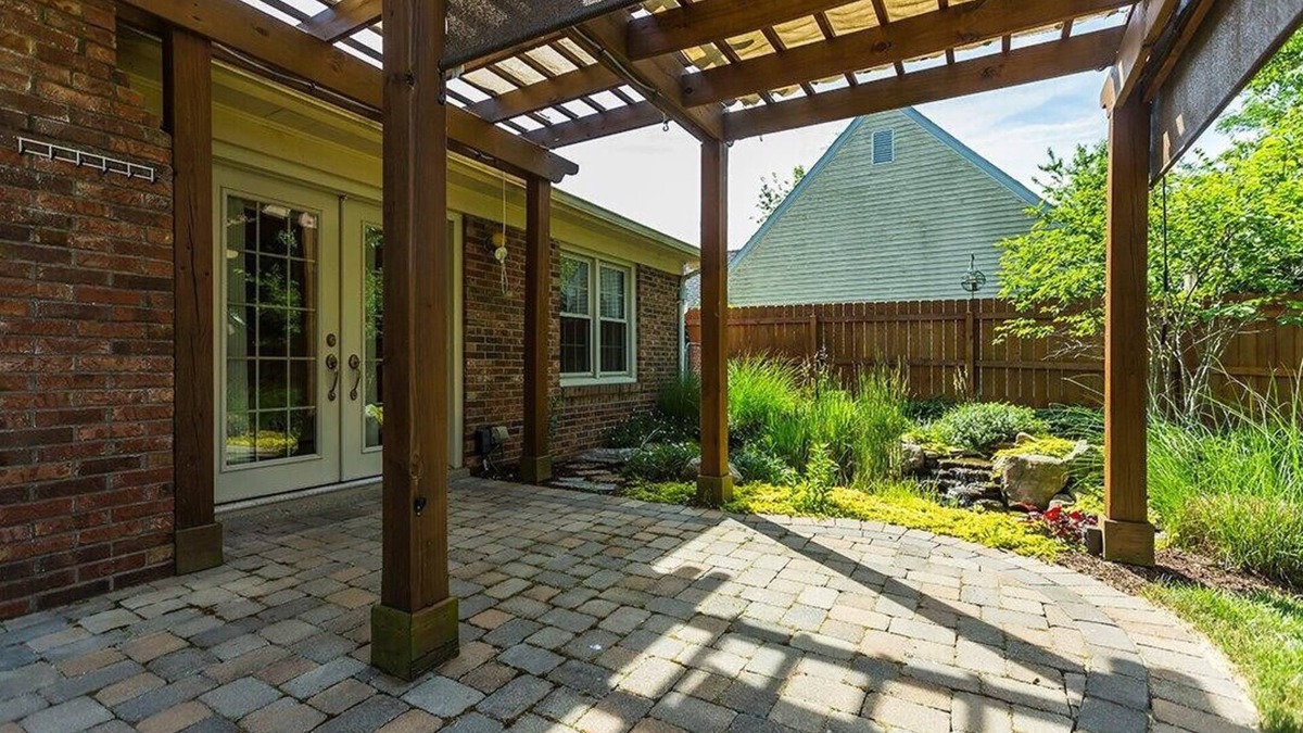 Lexington House | Charming 3-bedroom house with premier back yard space and koi pond