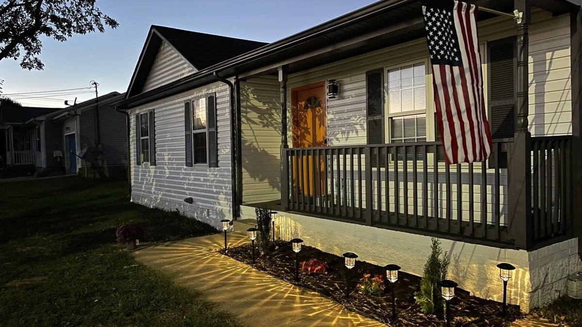 Oak Grove House | Charming 3-bedroom house in Pleasant Oak Grove with AC, WiFi