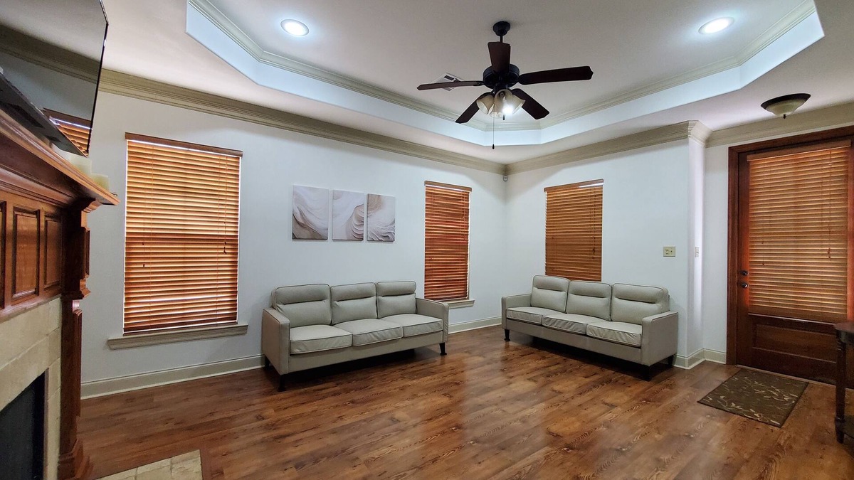 Carencro House | Charming 3-bedroom home with Fast WiFi, AC, and more in Carencro-Upper Lafayette