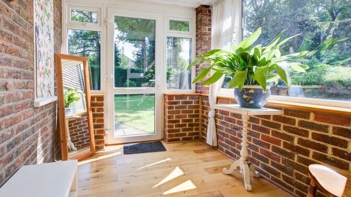Horley House | Charming 3-Bedroom Home with Large Garden