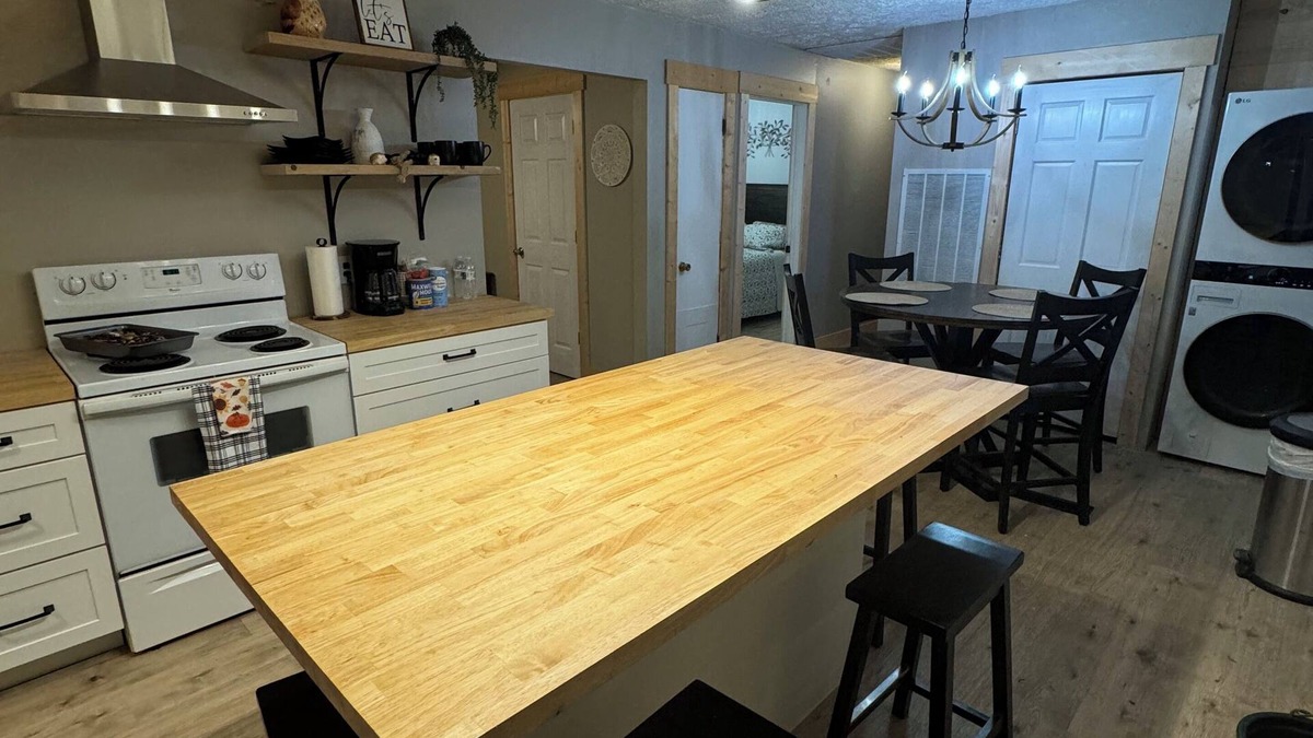 Licking House | Charming 3-bedroom home outside of Licking Mo on Mark Twain National Forest.